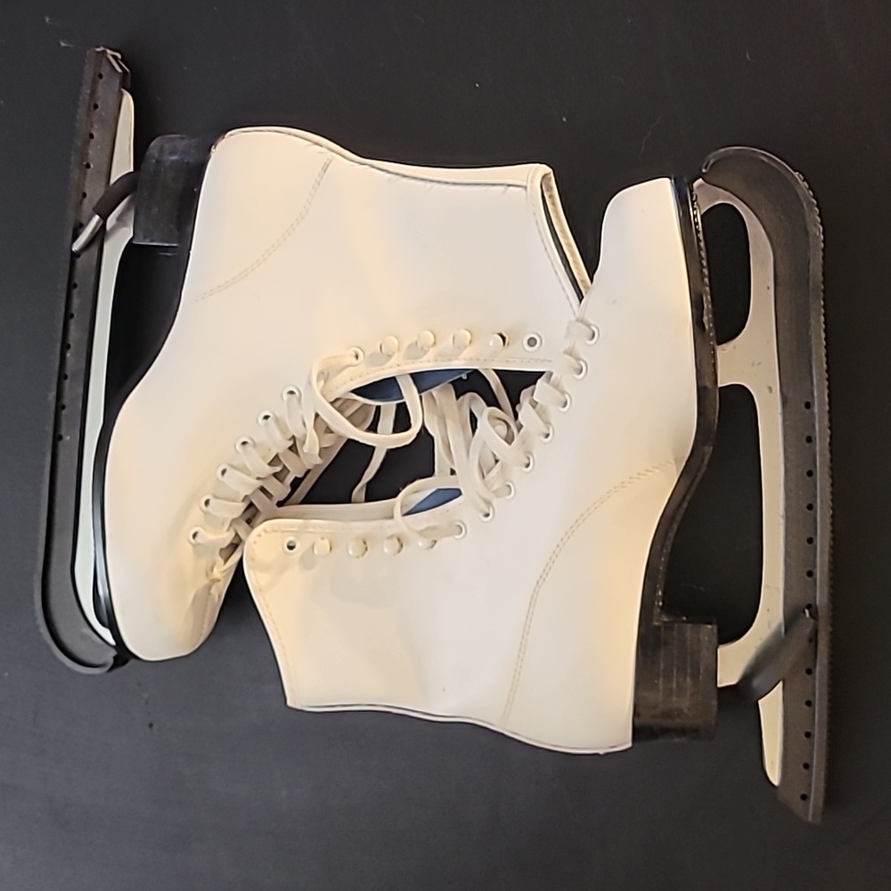 Women's Ice Skates